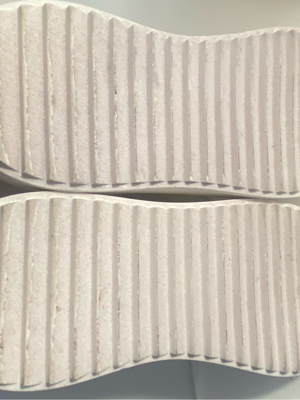 Steve Madden White Women’s Low-Top Casual Sneakers - Picture 5 of 7
